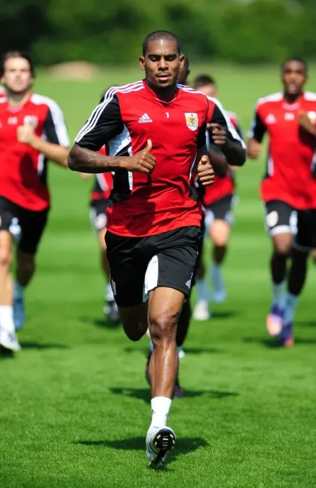 Framed Print : Albert Adomah's Unwavering Focus: Pre-season Training with Bristol City