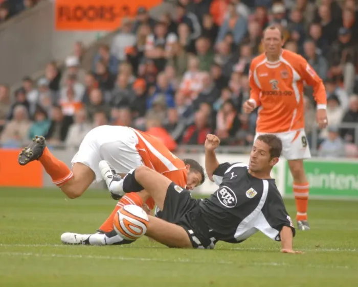 Framed Print : Alex Russell in Action: Blackpool vs. Bristol City Framed Print : Alex Russell in Action: Blackpool vs. Bristol City