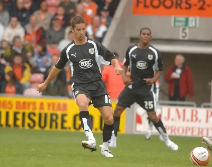 Framed Print : Alex Russell: Brilliant Performance for Bristol City Against Blackpool