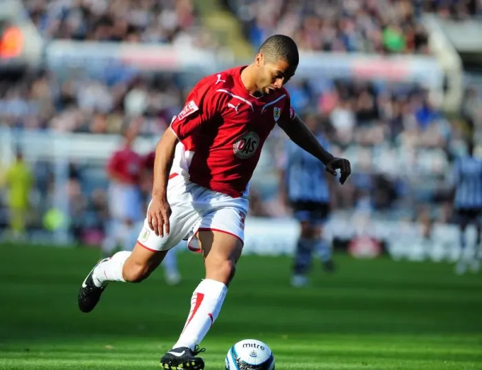 Framed Print : Alvaro Saborio in Action: Newcastle United vs. Bristol City Framed Print : Alvaro Saborio in Action: Newcastle United vs. Bristol City