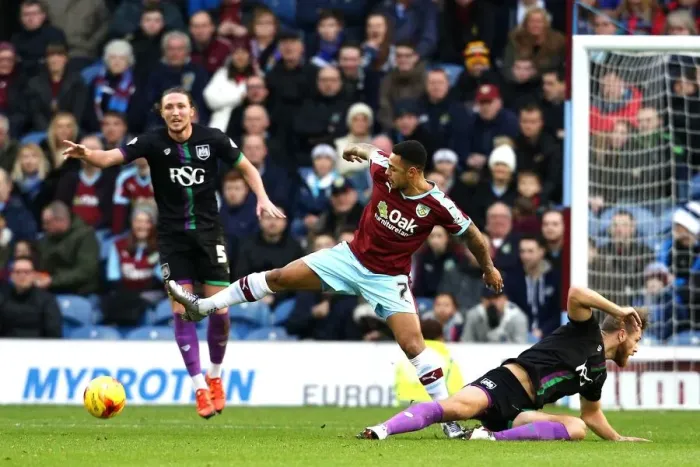 Framed Print : Andre Gray in Action: Burnley vs. Bristol City, Sky Bet Championship (December 2015) Framed Print : Andre Gray in Action: Burnley vs. Bristol City, Sky Bet Championship (December 2015)