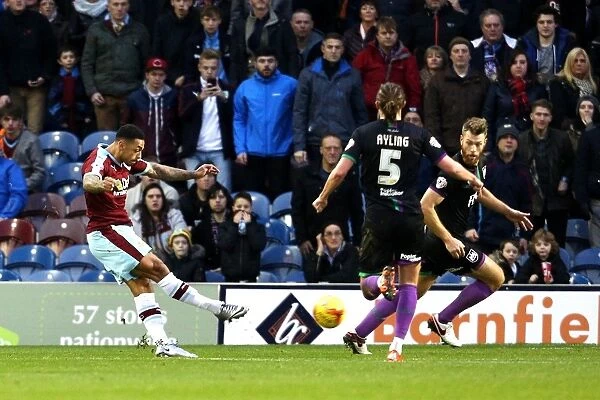 Andre Gray Scores First: Burnley Leads Bristol City 1-0 at Turf Moor (December 28, 2015)