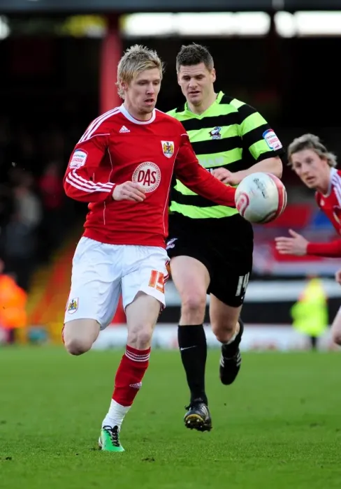 Framed Print : Andy Keogh in Action: Bristol City vs Scunthorpe United, Championship 2010 Framed Print : Andy Keogh in Action: Bristol City vs Scunthorpe United, Championship 2010