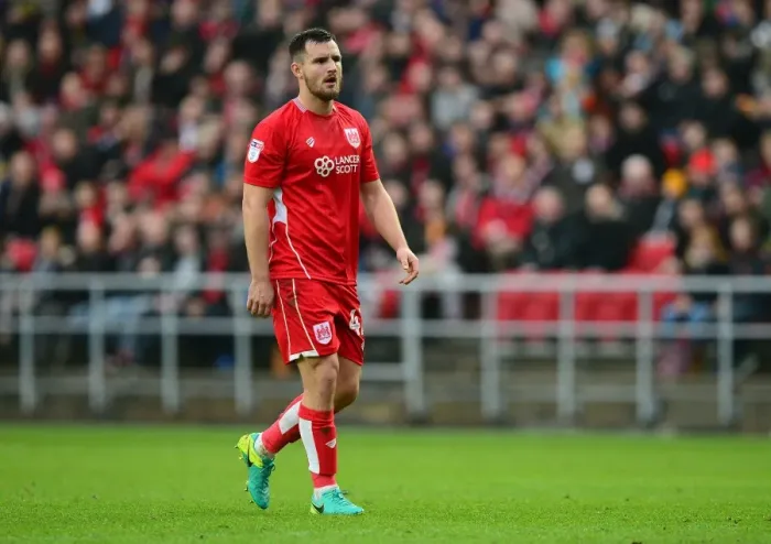 Framed Print : Bailey Wright in Action: Bristol City vs. Fleetwood Town - FA Cup Third Round, Ashton Gate