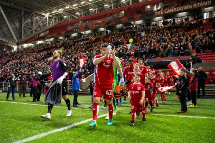 Framed Print : Bailey Wright Leads Bristol City Against Sheffield Wednesday in Sky Bet Championship, Ashton Gate Stadium (January 2017)