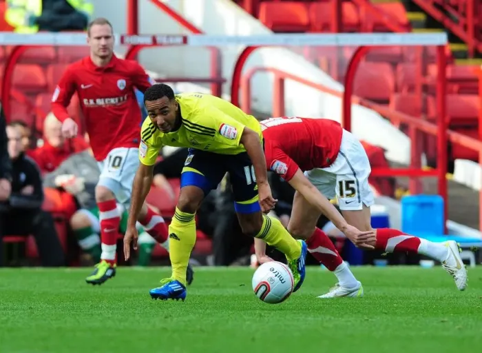 Framed Print : Barnsley vs. Bristol City: Nicky Maynard Scores in Championship Match at Oakwell Stadium (October 29, 2011)