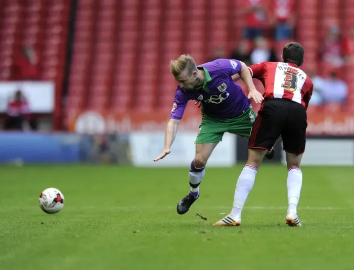 Framed Print : Battle at Bramal Lane: Wade Elliott vs. Robert Harris - Sky Bet League One Opener, Sheffield United vs. Bristol City