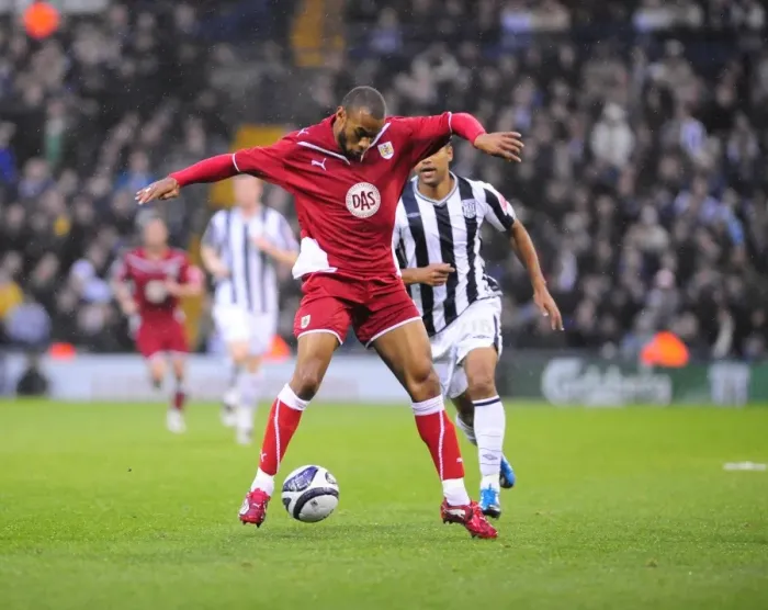 Framed Print : Battle of the Fields: West Brom vs. Bristol City - Season 09-10 Framed Print : Battle of the Fields: West Brom vs. Bristol City - Season 09-10