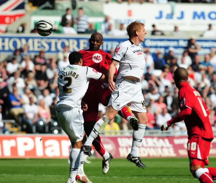 Framed Print : The Battle of South Wales: Swansea vs. Bristol City - Season 08-09 Framed Print : The Battle of South Wales: Swansea vs. Bristol City - Season 08-09