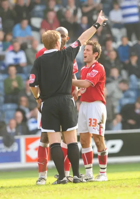 Framed Print : Battle of the Terraces: QPR vs. Bristol City - Football Rivalry (Season 08-09) Framed Print : Battle of the Terraces: QPR vs. Bristol City - Football Rivalry (Season 08-09)