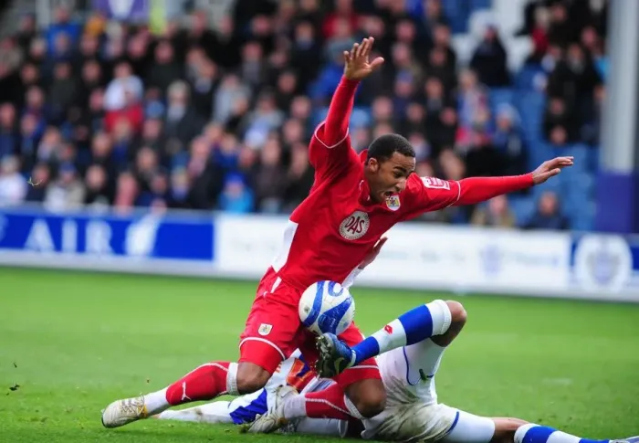 Framed Print : Battle of the Terraces: QPR vs. Bristol City - Football Rivalry (Season 09-10) Framed Print : Battle of the Terraces: QPR vs. Bristol City - Football Rivalry (Season 09-10)