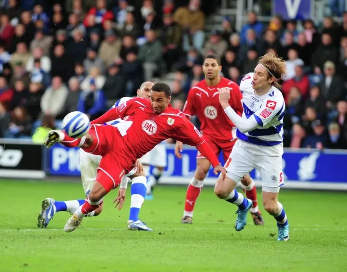 Framed Print : Battle of the West Country: QPR vs. Bristol City - Season 09-10 Framed Print : Battle of the West Country: QPR vs. Bristol City - Season 09-10