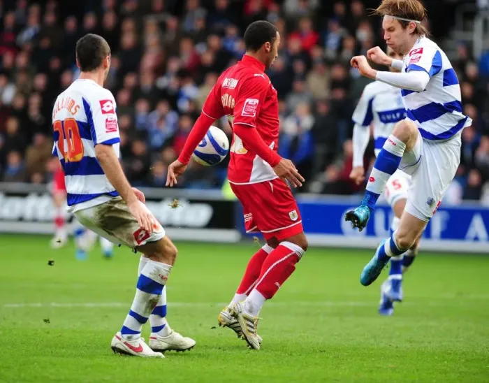 Framed Print : Battle of the West Country: QPR vs. Bristol City - Season 09-10 Framed Print : Battle of the West Country: QPR vs. Bristol City - Season 09-10