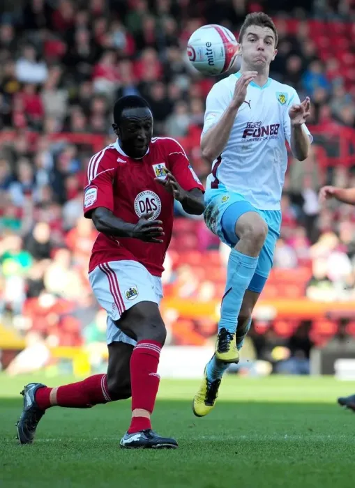 Framed Print : Battling for Championship Supremacy: Wade Elliott vs. Damion Stewart - Bristol City vs. Burnley (2011)
