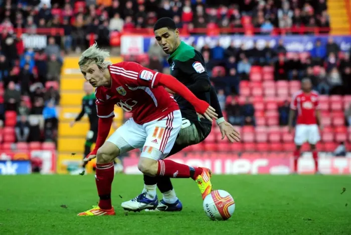 Framed Print : Battling for Championship Supremacy: Woolford vs. McGugan (17 / 12 / 2011) - Martyn Woolford of Bristol City and Lewis McGugan of Nottingham Forest Clash in Championship Match Framed Print : Battling for Championship Supremacy: Woolford vs. McGugan (17 / 12 / 2011) - Martyn Woolford of Bristol City and Lewis McGugan of Nottingham Forest Clash in Championship Match