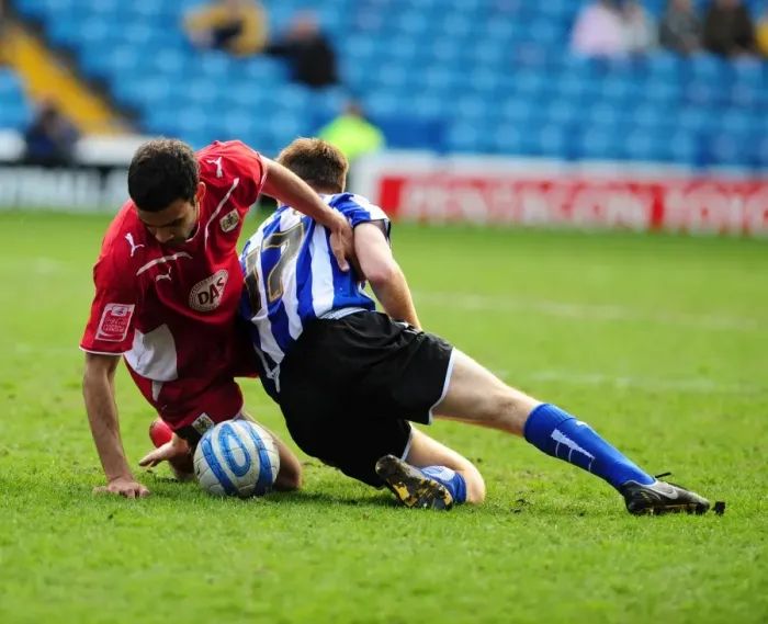 Framed Print : Battling for Control: Fontaine vs. O'Connor in the Intense Championship Showdown between Sheffield Wednesday and Bristol City (16th March 2010)