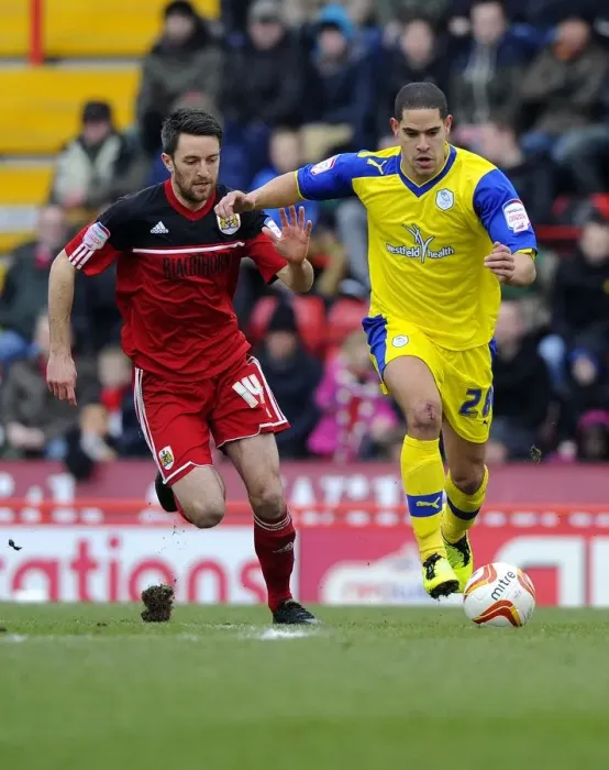Framed Print : Battling Midfielders: Cole Skuse vs. Giles Coke in Bristol City vs. Sheffield Wednesday (Npower Championship, 01 / 04 / 2013) Framed Print : Battling Midfielders: Cole Skuse vs. Giles Coke in Bristol City vs. Sheffield Wednesday (Npower Championship, 01 / 04 / 2013)