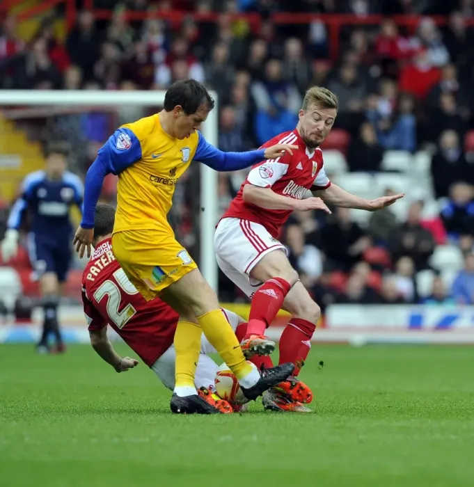 Framed Print : Battling Midfielders: Wade Elliott vs. Neil Kilkenny in Bristol City vs. Preston North End (Sky Bet League One, 05 / 04 / 2014) Framed Print : Battling Midfielders: Wade Elliott vs. Neil Kilkenny in Bristol City vs. Preston North End (Sky Bet League One, 05 / 04 / 2014)