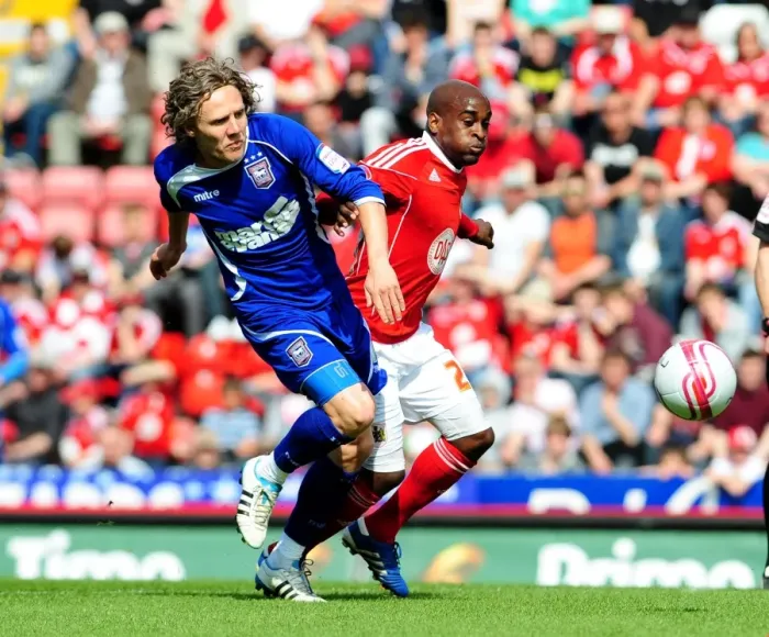Framed Print : Battling for Supremacy: Jamal Campbell-Ryce vs Jimmy Bullard in the Championship Clash between Bristol City and Ipswich Town (16-04-2011) Framed Print : Battling for Supremacy: Jamal Campbell-Ryce vs Jimmy Bullard in the Championship Clash between Bristol City and Ipswich Town (16-04-2011)
