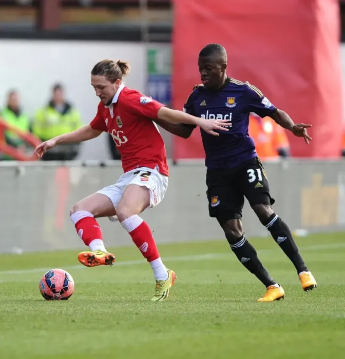 Framed Print : Battling for Supremacy: Ayling vs. Valencia in the FA Cup Showdown between Bristol City and West Ham United Framed Print : Battling for Supremacy: Ayling vs. Valencia in the FA Cup Showdown between Bristol City and West Ham United