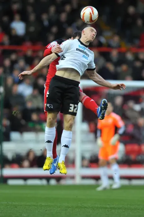 Framed Print : Battling for Supremacy: Foster vs. Sammon in Championship Clash