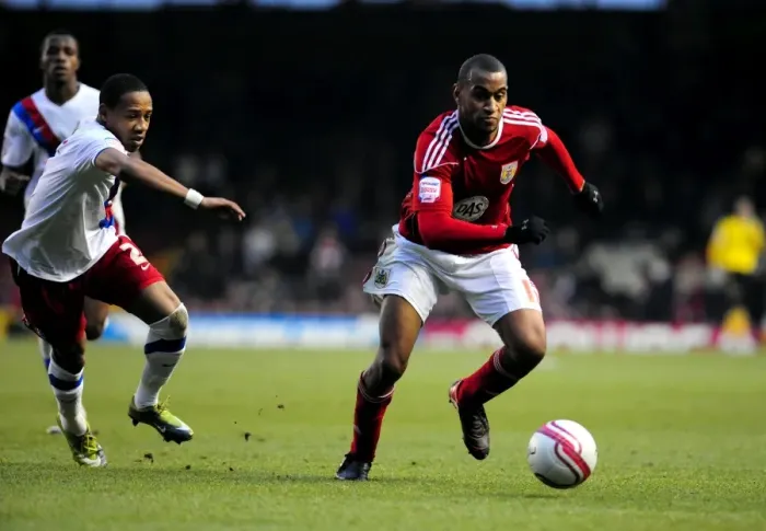 Framed Print : Battling for Supremacy: Haynes vs. Clyne in the 2010 Championship Clash between Bristol City and Crystal Palace Framed Print : Battling for Supremacy: Haynes vs. Clyne in the 2010 Championship Clash between Bristol City and Crystal Palace