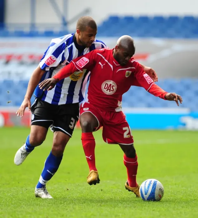 Framed Print : Battling for Supremacy: Jamal Campbell-Ryce vs. Tom Soares in Sheffield Wednesday vs. Bristol City Championship Clash