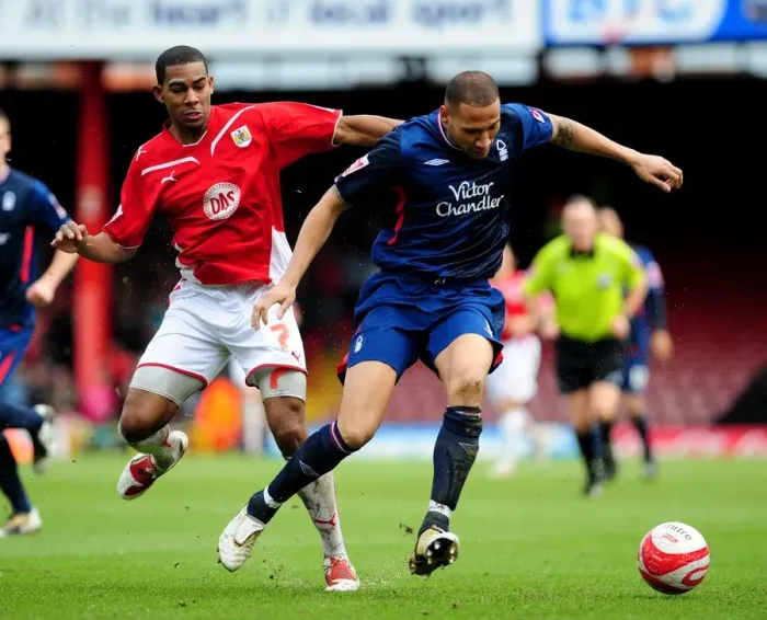 Framed Print : Battling for Supremacy: Marvin Elliott vs. Kelvin Wilson in the Championship Clash between Bristol City and Nottingham Forest (03 / 04 / 2010) Framed Print : Battling for Supremacy: Marvin Elliott vs. Kelvin Wilson in the Championship Clash between Bristol City and Nottingham Forest (03 / 04 / 2010)