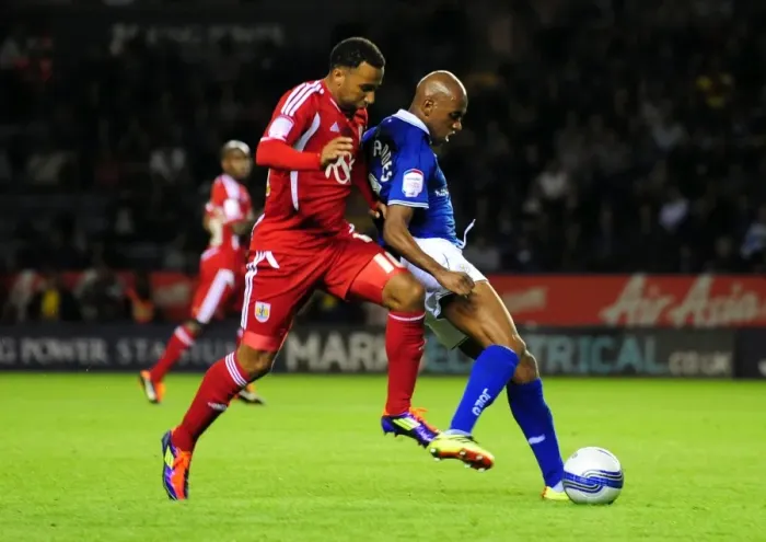 Framed Print : Battling for Supremacy: Maynard vs. Fernandes in Leicester City vs. Bristol City Championship Clash (August 2011) Framed Print : Battling for Supremacy: Maynard vs. Fernandes in Leicester City vs. Bristol City Championship Clash (August 2011)