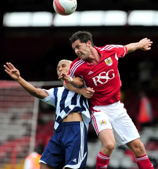 Framed Print : Battling for Supremacy: McAllister vs. Odemwingie in the Championship Clash between Bristol City and West Brom (30 / 07 / 2011) Framed Print : Battling for Supremacy: McAllister vs. Odemwingie in the Championship Clash between Bristol City and West Brom (30 / 07 / 2011)