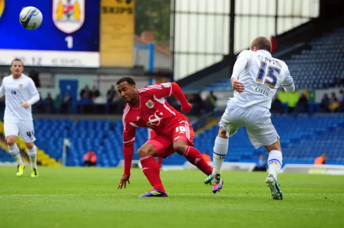 Framed Print : Battling for Supremacy: Nicky Maynard vs. Adam Clayton in Leeds United vs. Bristol City (16 / 09 / 2011) Framed Print : Battling for Supremacy: Nicky Maynard vs. Adam Clayton in Leeds United vs. Bristol City (16 / 09 / 2011)