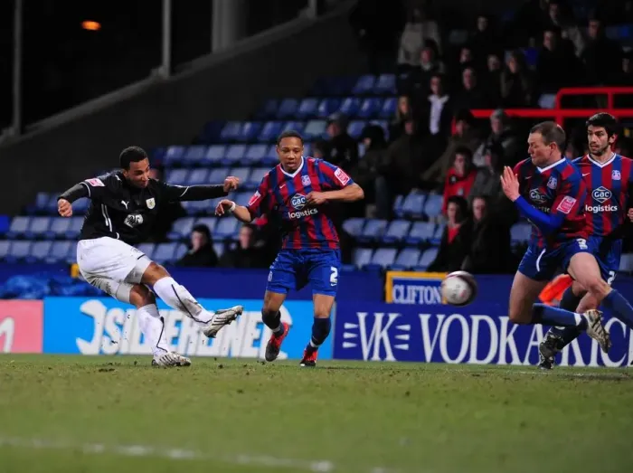Framed Print : Blocked Shot: Nicky Maynard Thwarts Crystal Palace's Defense in Bristol City's Championship Clash