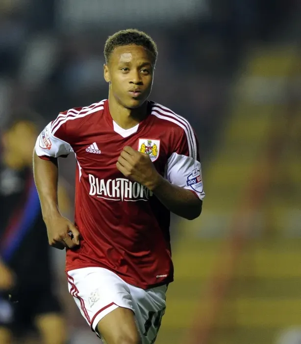 Framed Print : Bobby Reid in Action: Bristol City vs. Crystal Palace, Capital One Cup 2013