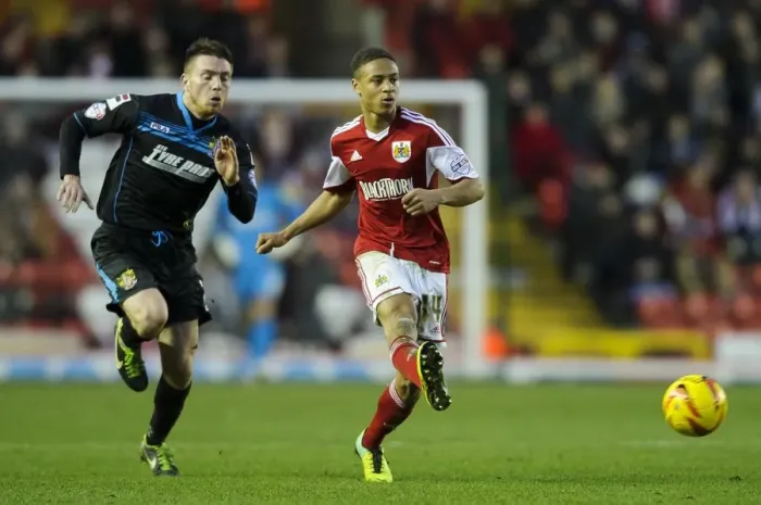 Framed Print : Bobby Reid in Action: Bristol City vs. Stevenage, Sky Bet League One, December 2013 Framed Print : Bobby Reid in Action: Bristol City vs. Stevenage, Sky Bet League One, December 2013