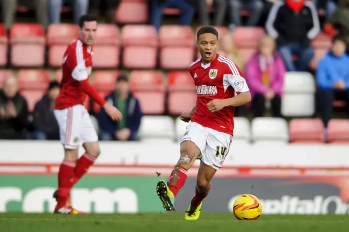Framed Print : Bobby Reid in Action: Bristol City vs. Stevenage, Sky Bet League One (December 2013)
