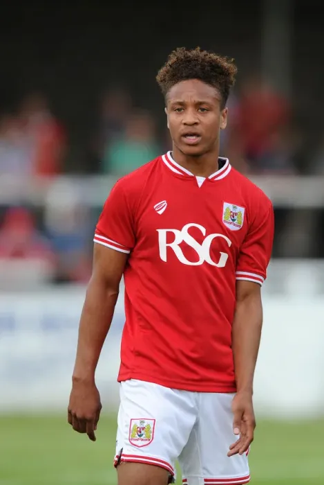 Framed Print : Bobby Reid in Action: Bristol City vs Bath City, 2015 Pre-Season Friendly at Twerton Park Framed Print : Bobby Reid in Action: Bristol City vs Bath City, 2015 Pre-Season Friendly at Twerton Park