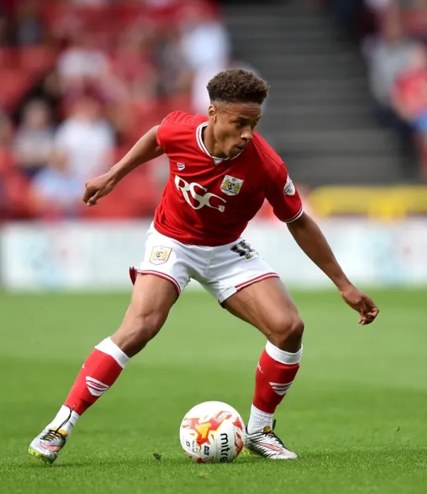 Framed Print : Bobby Reid in Action: Bristol City vs Burnley, Sky Bet Championship (August 2015) Framed Print : Bobby Reid in Action: Bristol City vs Burnley, Sky Bet Championship (August 2015)