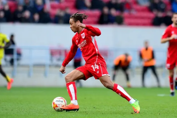 Framed Print : Bobby Reid in Action: Bristol City vs Burton Albion, Sky Bet Championship, 2017 Framed Print : Bobby Reid in Action: Bristol City vs Burton Albion, Sky Bet Championship, 2017