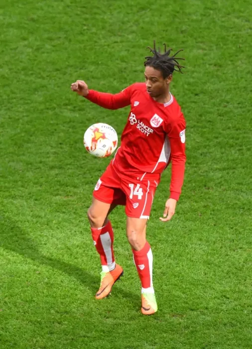 Framed Print : Bobby Reid in Action: Bristol City vs Burton Albion, Sky Bet Championship, 2017 Framed Print : Bobby Reid in Action: Bristol City vs Burton Albion, Sky Bet Championship, 2017