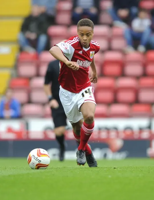 Framed Print : Bobby Reid in Action: Bristol City vs Colchester United, Sky Bet League One, 2013 Framed Print : Bobby Reid in Action: Bristol City vs Colchester United, Sky Bet League One, 2013
