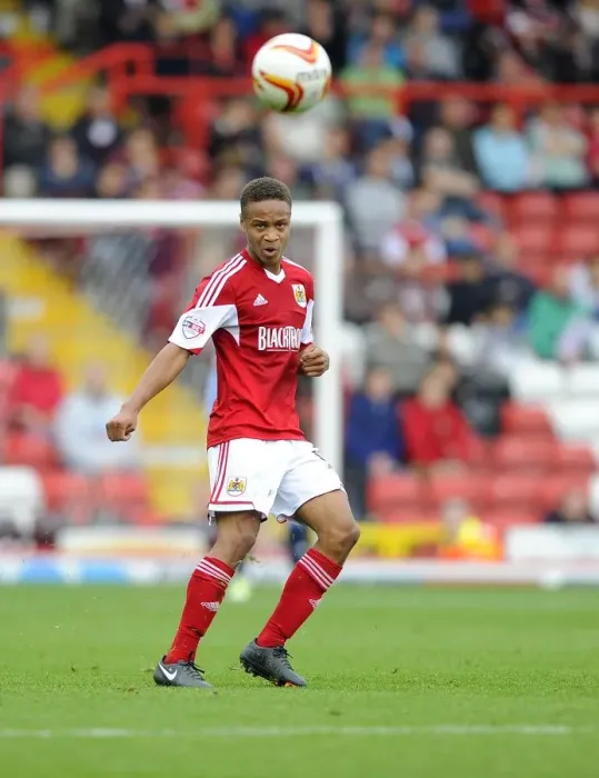 Framed Print : Bobby Reid in Action: Bristol City vs Colchester United, Sky Bet League One (September 2013)