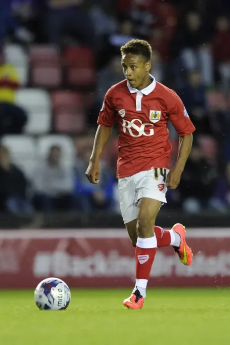 Framed Print : Bobby Reid in Action: Bristol City vs Oxford United, Capital One Cup First Round