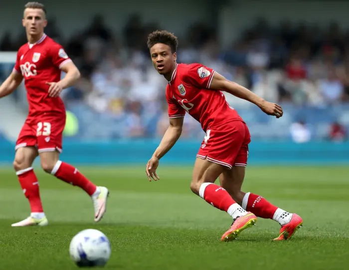 Framed Print : Bobby Reid in Action: Queens Park Rangers vs. Bristol City, Sky Bet Championship (May 7, 2016) Framed Print : Bobby Reid in Action: Queens Park Rangers vs. Bristol City, Sky Bet Championship (May 7, 2016)