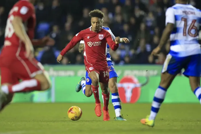 Framed Print : Bobby Reid in Action: Reading vs. Bristol City Championship Clash - November 2016 Framed Print : Bobby Reid in Action: Reading vs. Bristol City Championship Clash - November 2016