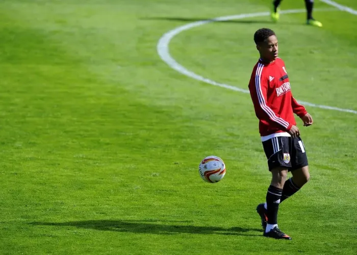 Framed Print : Bobby Reid in Action: Walsall vs. Bristol City, League One (2014)