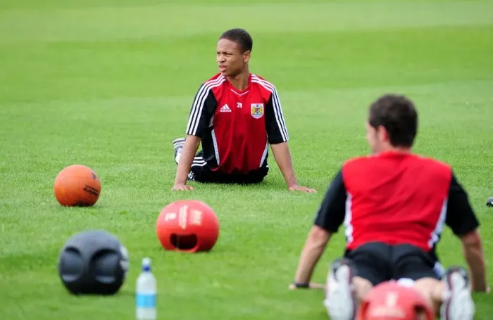 Framed Print : Bobby Reid: Brilliantly Focused in Bristol City's Pre-Season Training Framed Print : Bobby Reid: Brilliantly Focused in Bristol City's Pre-Season Training