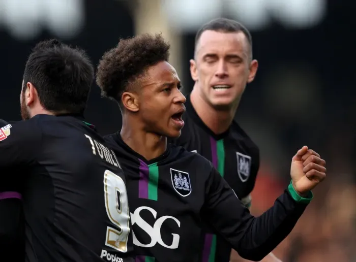 Framed Print : Bobby Reid and Marlon Pack Celebrate Goal: Fulham vs. Bristol City, Sky Bet Championship (12 March 2016) Framed Print : Bobby Reid and Marlon Pack Celebrate Goal: Fulham vs. Bristol City, Sky Bet Championship (12 March 2016)