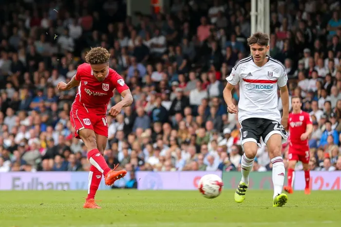 Framed Print : Bobby Reid Scores a Hat-trick: Bristol City Leads 3-0 over Fulham at Craven Cottage (Sky Bet EFL Championship)