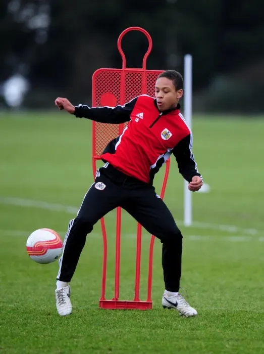 Framed Print : Bobby Reid in Training: Focused and Ready for Action
