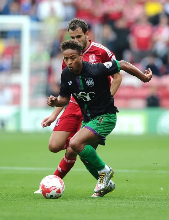 Framed Print : Bobby Reid vs Christian Stuani: Battle for Supremacy in Middlesbrough vs Bristol City Championship Clash Framed Print : Bobby Reid vs Christian Stuani: Battle for Supremacy in Middlesbrough vs Bristol City Championship Clash